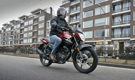La Yamaha YS125 conquistará todos los bolsillos: costará 2.799 euros