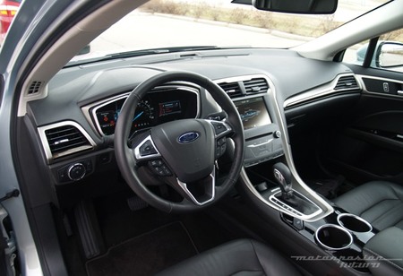 Ford Fusion/Mondeo Hybrid Dearborn 04