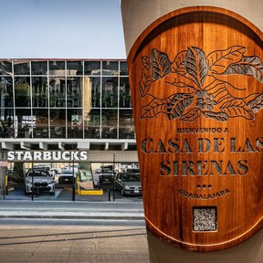 De edificio abandonado a cafetería Starbucks: así es la Casa de las Sirenas, un nuevo espacio enfocado en ayudar a mujeres 