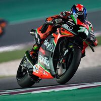 Bradley Smith aún es una opción para Aprilia pero solo seguirá en MotoGP si es como piloto titular