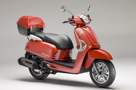 Kymco ahora también regala el seguro a los mayores de 21 años