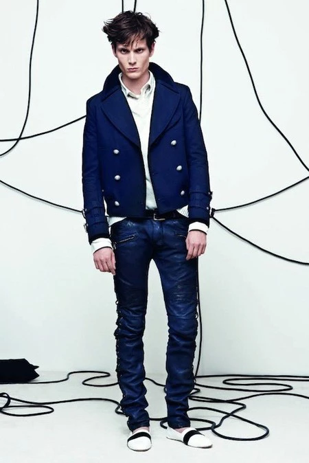 El día que el navy capturó y amordazó a Balmain para toda la Primavera-Verano 2014