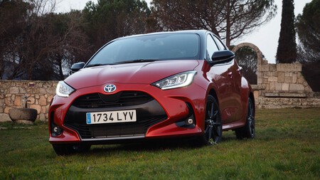 Toyota Yaris Hibrido 16