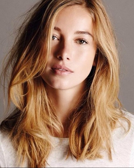 ¿Quién es Charlotte Vega... la nueva chica 'Velvet'?