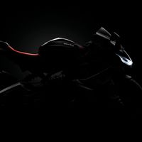 ¡Cazadas! Dos vídeos muestran las esperadas Aprilia RS 660 y Aprilia Tuono 660 rodando en circuito