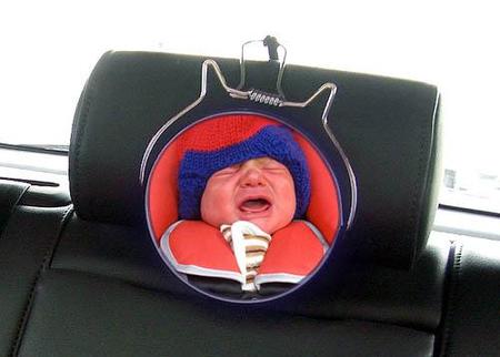 Bebés de alta demanda: cuando viajar en el coche es misión imposible