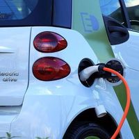 El futuro del coche eléctrico puede hundir el precio del petróleo: ¡hasta los 15 dólares!