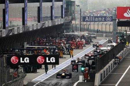 GP de China 2010: Lewis Hamilton y Sebastian Vettel amonestados tras su incidente en el pit-lane