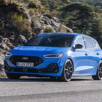 Estoy triste, me acabo de enterar que Ford ha fabricado el último Focus ST. Con él mueren los coches compactos deportivos para todos