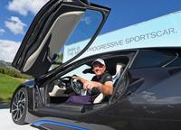 Gana un BMW i8 por un hoyo en uno jugando al golf 