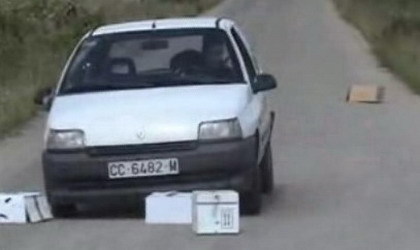 Parodia del anuncio de la "superlicencia" de Renault Clio