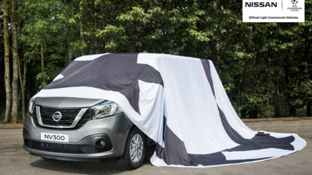 Nissan se sube al carro de los 'teaser'... con una furgoneta