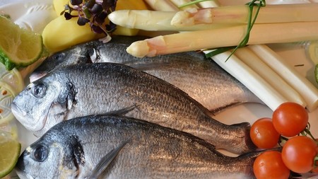 Pescados bajos en calorías que te ayudarán a cumplir tu propósito de bajar de peso en 2020