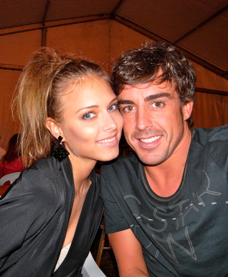 Pero qué bien se lo pasan de vacaciones Alonso y Dasha Kapustina