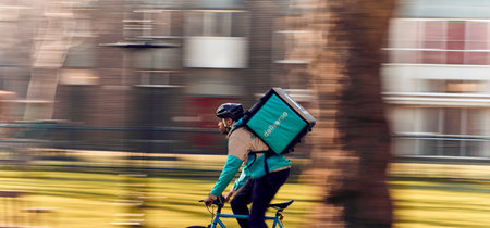 Condenan a Deliveroo por emplear a 