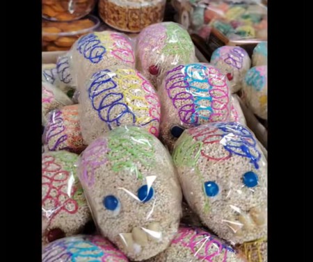 Encuentra calaveritas de amaranto o chocolate para tus ofrendas de Día de Muertos en este mercado de dulces de CDMX
