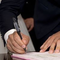 Adiós a las ayudas a la contratación: el Gobierno suprime las bonificaciones para pymes que contraten de forma indefinida 