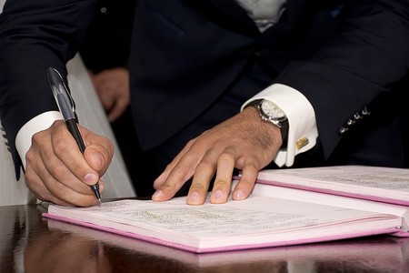 Adiós a las ayudas a la contratación: el Gobierno suprime las bonificaciones para pymes que contraten de forma indefinida