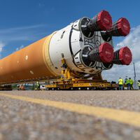 Obsesionada con ganarle a China, la NASA acaba de hacer lo impensable con su misión lunar Artemis II: adelantarla