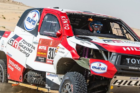 Este es el vídeo del aparatoso accidente de Fernando Alonso que casi le cuesta el Dakar en la décima etapa