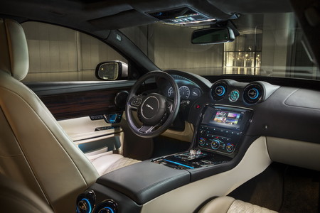 Jaguar Xj