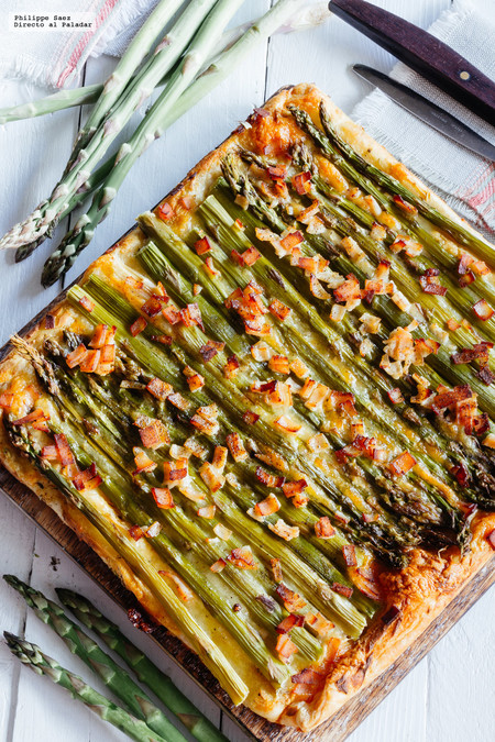 Hojaldre con espárragos y jamón. Receta saludable y deliciosa