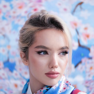 Seis colores para decir adiós al eyeliner negro y lograr una mirada rejuvenecida y luminosa este otoño 2025