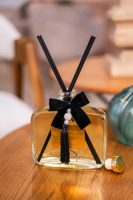 El secreto de los hoteles 5 estrellas: cómo hacer un aromatizante casero en frascos de perfumes vacíos para reutilizarlos 