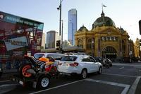 #RideMelbourne: Dani Pedrosa y Jack Miller ruedan a orillas del río Yarra 