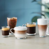 Disfruta de cappucinos, espressos y latters como los de las cafeterías sin salir de casa con esta superautomática De'Longhi  