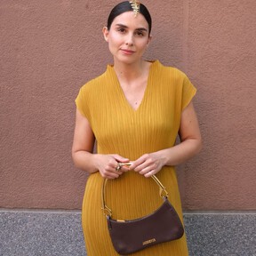 Zara agotó este vestido hace meses, hoy lanza una nueva versión más elegante y cómoda para un look de comunión que hace tipazo 