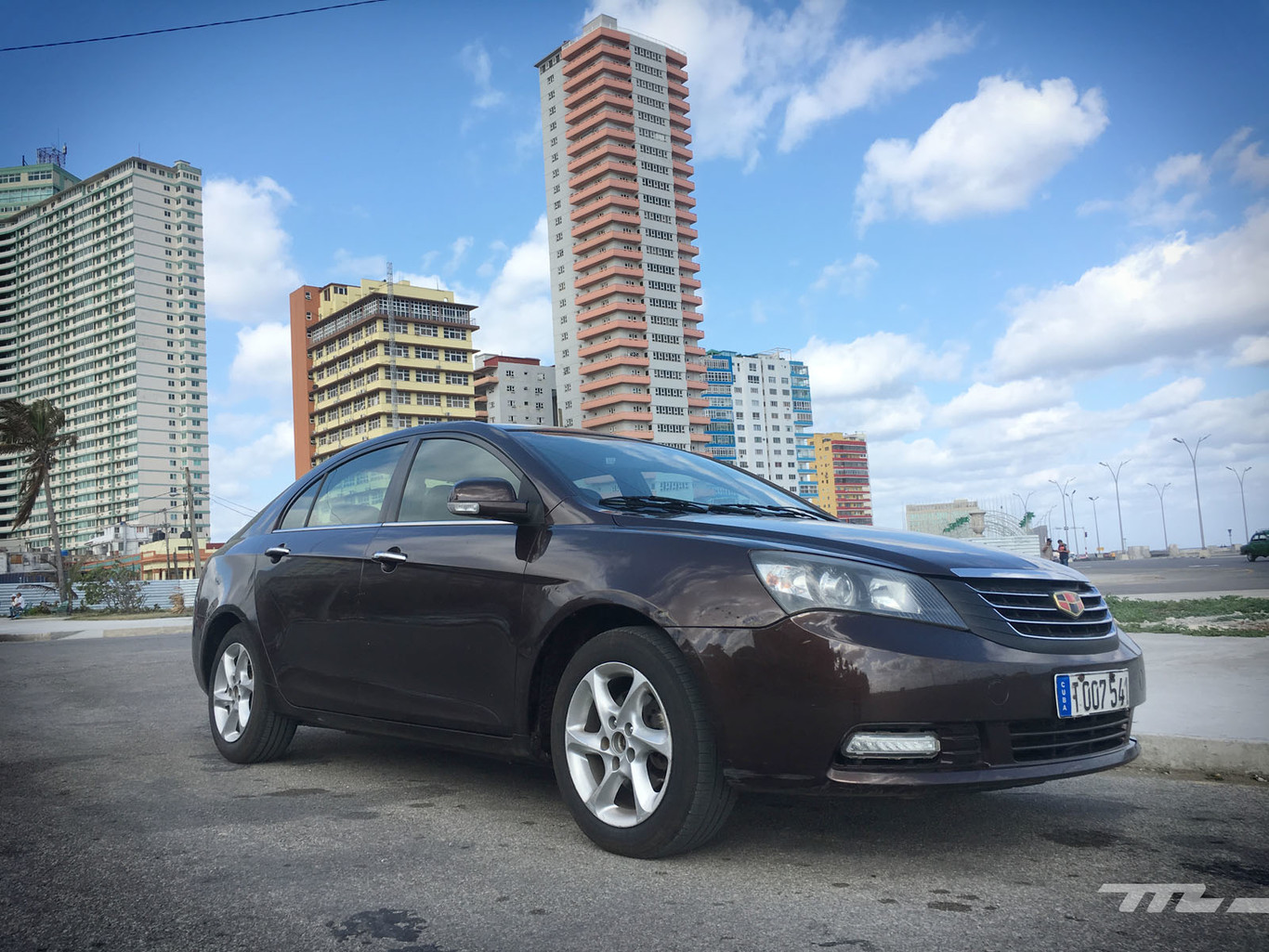 Probamos el Geely Emgrand EC7, nuestro primer y sorprendente coche 'Made in China'