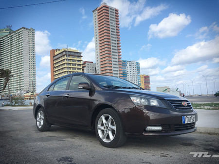 Probamos el Geely Emgrand EC7, nuestro primer y sorprendente coche 'Made in China'