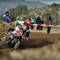 Marc Márquez sigue dando cera en pretemporada. Podio en una carrera de motocross (vídeo)
