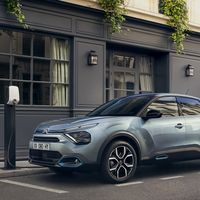 El nuevo Citroën C4 aterriza en España con una versión 100% eléctrica de 350 km de autonomía, desde 32.400 euros