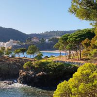 Este pequeño pueblo pesquero de la Costa Brava tiene calas escondidas, rutas junto al Mediterráneo y es perfecto para descubrir en camper 