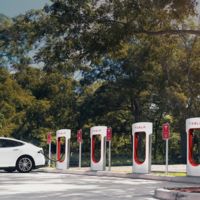 Recorrer España en un Tesla empieza a ser posible