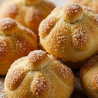 Cómo hacer pan de muerto en versión mini: queda suave, esponjoso y con menos de 9 ingredientes 