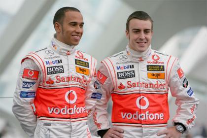 Lewis Hamilton sueña con Ferrari. Italia, con Fernando Alonso