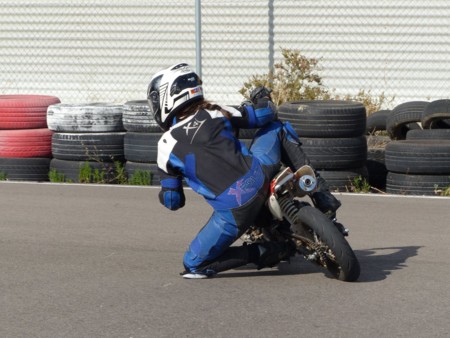 Casco Rojo Escuela Motociclismo