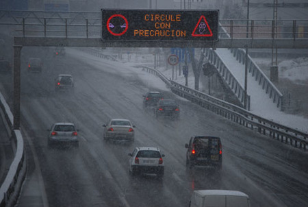 Caos circulatorio en Madrid por las nevadas