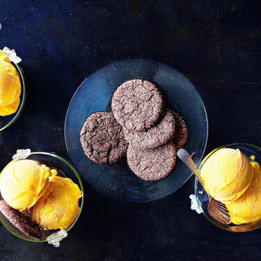 La receta fácil de postre que siempre sale bien: galletas de chocolate con aceite de oliva