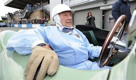 Stirling Moss: "si Mercedes sigue así, Lewis tiene una buena oportunidad"