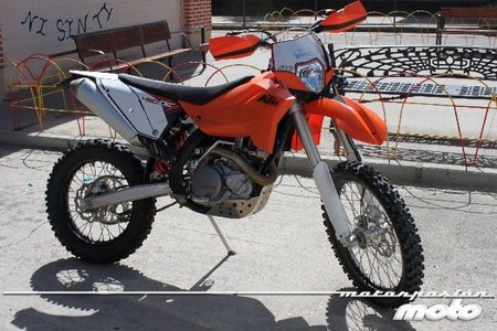Preparando la moto para Marruecos, ya no queda nada