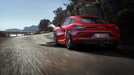 Una abuela sale a rodar con todo lo que da su Porsche porque "no podía dormir"
