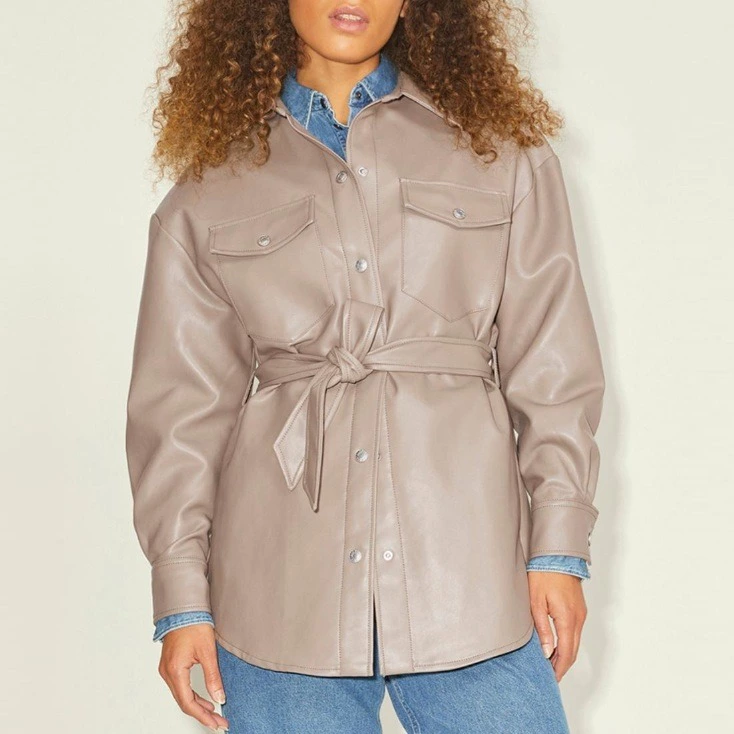 Jack & Jones Chaqueta de mujer con cinturón y efecto piel