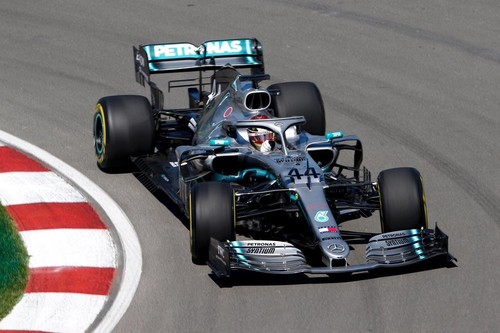 ¡Polémica en Canadá! Sebastian Vettel cruza primero la línea de meta pero la FIA decide que el ganador es Lewis Hamilton