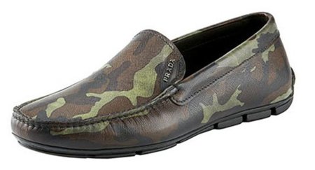 Prada presenta sus mocasines de estética militar