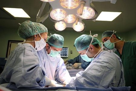 ¿Se cobra o no durante la convalecencia por una operación de cirugía estética?