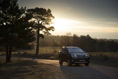Toyota RAV4, todo lo que necesitas saber, los mejores vídeos y fotos (y II)